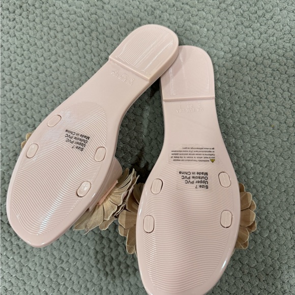 Size 7 sandals - Picture 6 of 6